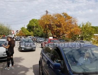 Αυτοκίνητο παρέσυρε μαθητή στη Λαμία - Βίντεο